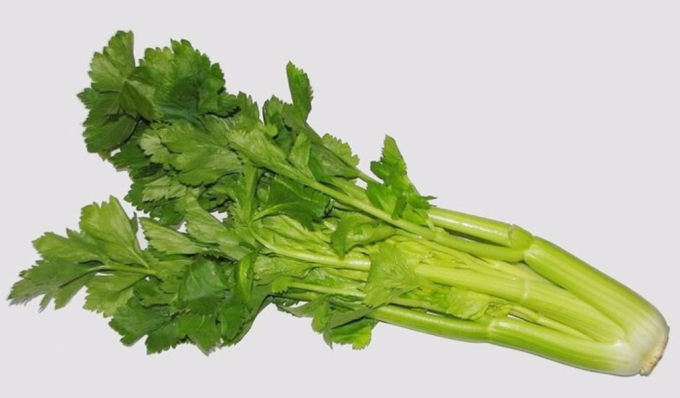 5 loại rau không nên nấu chín